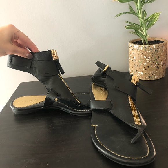 GUESS sandals - Picture 2 of 3